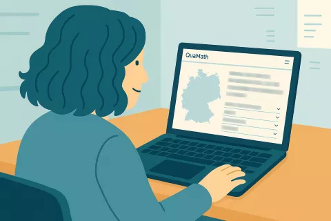 Eine Person sitzt vor einem Laptop, Perspektive über die Schulter geblickt, und auf dem Bildschirm ist die QuaMath-Webseite zu sehen.